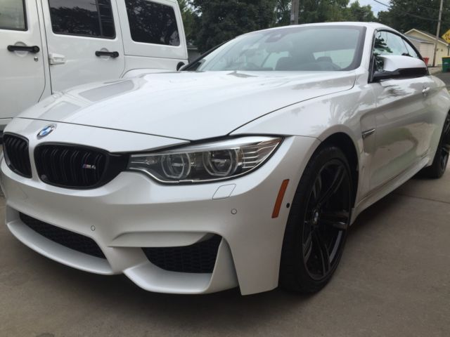 2016 BMW M4 (Mineral White Metallic/Nutmeg)