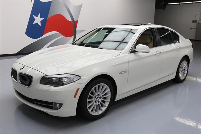 2011 BMW 5-Series (White/Tan)