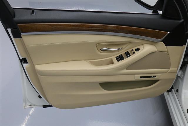 2011 BMW 5-Series (White/Tan)