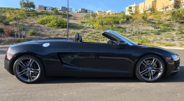 2011 Audi R8 (Black/Black)