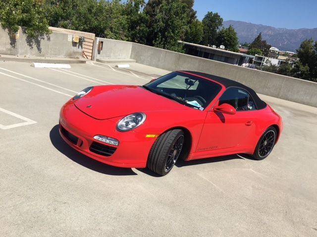 2012 Porsche 911 (Red/BLACK / leather/ alcantara)