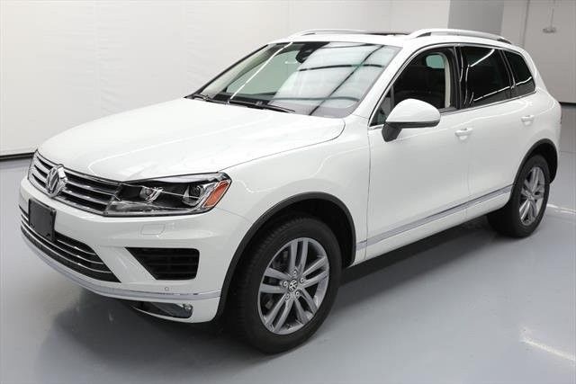 2016 Volkswagen Touareg (White/Black)