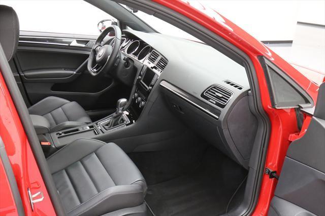 2016 Volkswagen Golf R (Red/Black)