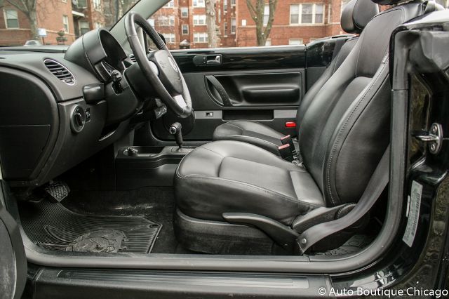2008 Volkswagen Beetle-New (Black/Black)