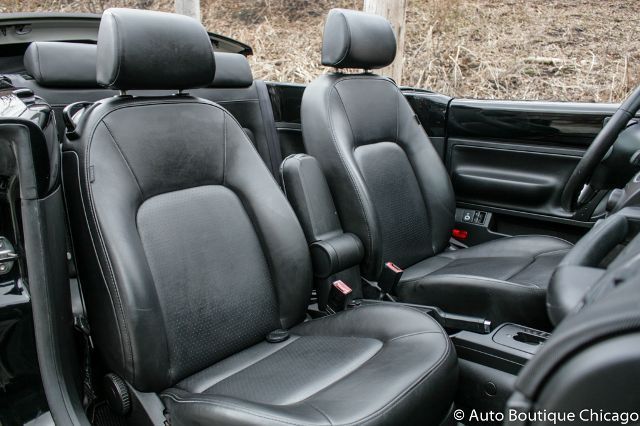 2008 Volkswagen Beetle-New (Black/Black)