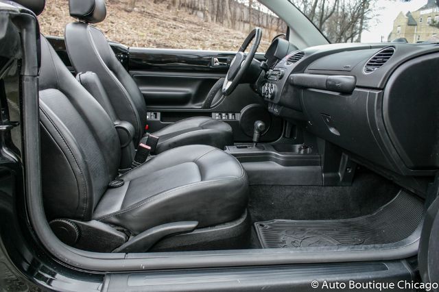 2008 Volkswagen Beetle-New (Black/Black)