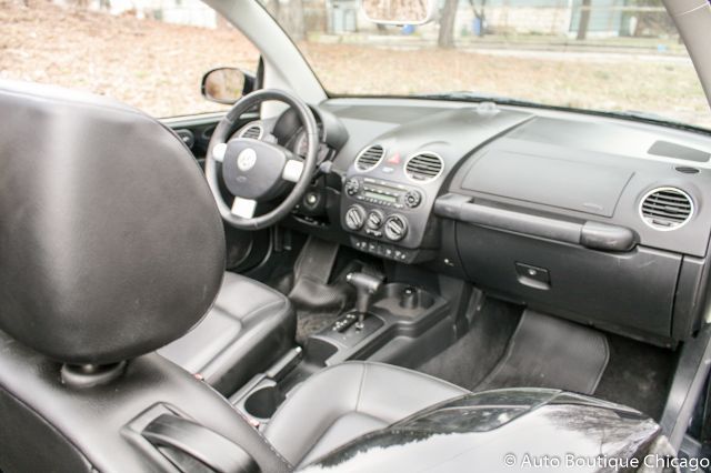 2008 Volkswagen Beetle-New (Black/Black)