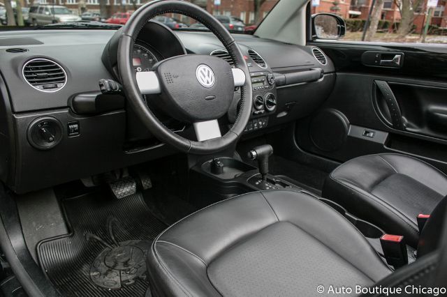 2008 Volkswagen Beetle-New (Black/Black)