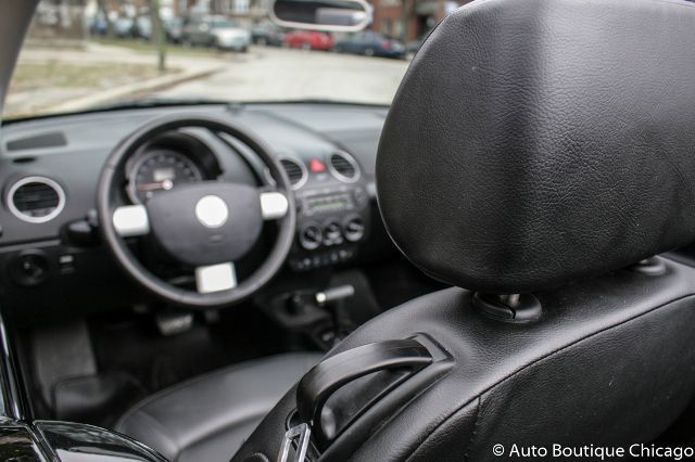 2008 Volkswagen Beetle-New (Black/Black)