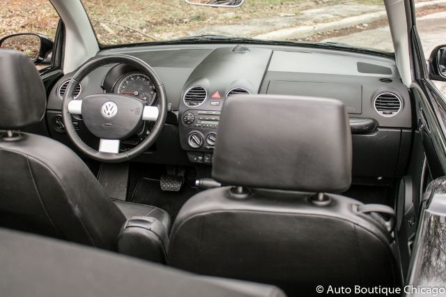 2008 Volkswagen Beetle-New (Black/Black)