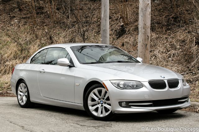 2011 BMW 3-Series (Gray/Black)