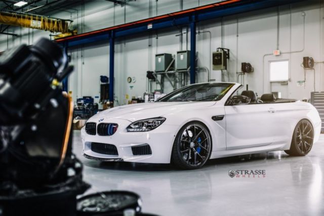 2013 BMW M6 (Black/Black)