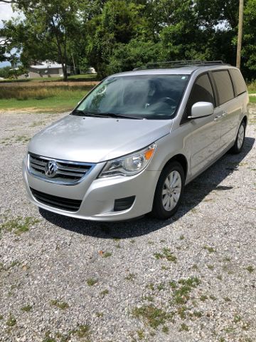 2012 Volkswagen Routan (Silver/Gray)