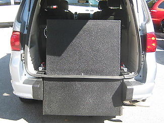 2010 Volkswagen Routan (Silver/Gray)