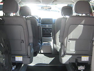 2010 Volkswagen Routan (Silver/Gray)