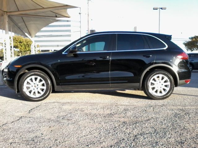 2013 Porsche Cayenne (Black/Tan)