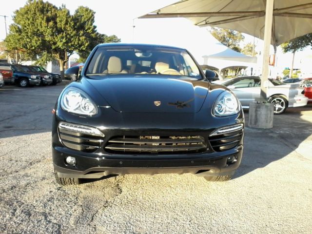 2013 Porsche Cayenne (Black/Tan)