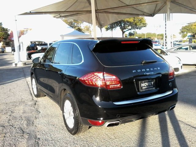 2013 Porsche Cayenne (Black/Tan)