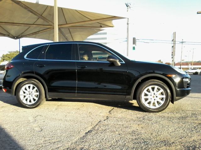 2013 Porsche Cayenne (Black/Tan)