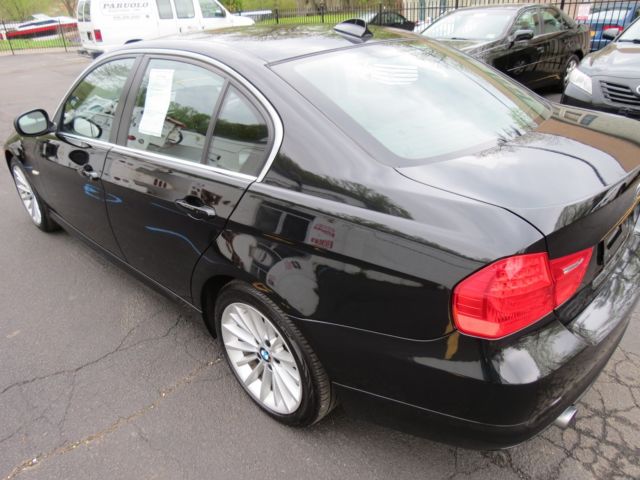 2010 BMW 3-Series (Black/Black)