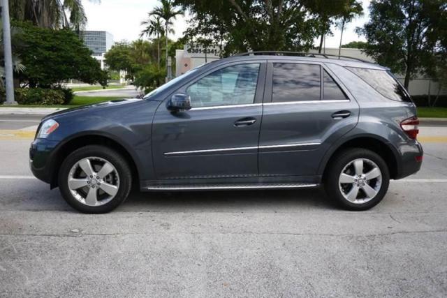 2011 Mercedes-Benz M-Class (Gray/Beige)