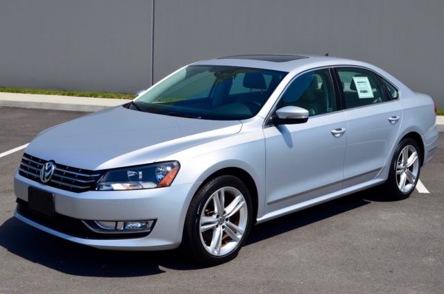 2015 Volkswagen Passat (Silver/Gray)