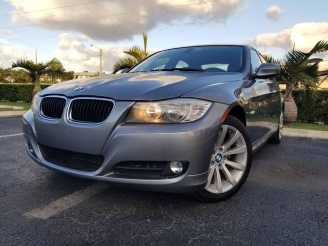 2011 BMW 3-Series (Gray/Black)