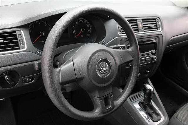 2014 Volkswagen Jetta (Blue/Black)