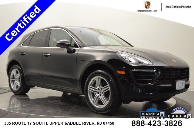 2016 Porsche Macan (Black/Luxor Beige)