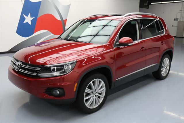 2014 Volkswagen Tiguan (Burgundy/Black)