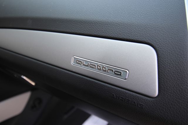 2013 Audi Q5 (Gray/Black)