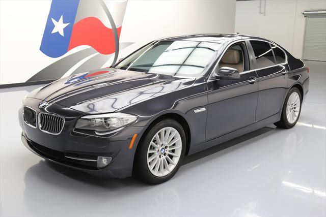 2011 BMW 5-Series (Gray/Tan)