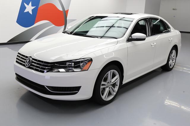 2015 Volkswagen Passat (White/Black)