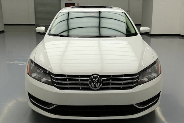 2015 Volkswagen Passat (White/Tan)