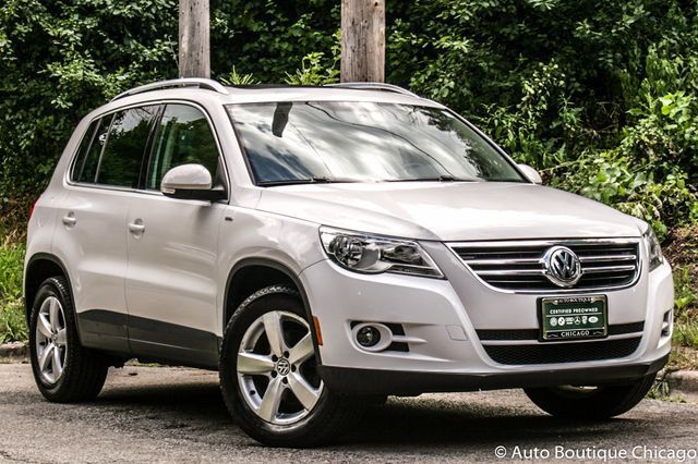 2010 Volkswagen Tiguan (White/Sandstone)