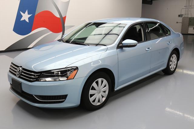 2012 Volkswagen Passat (Blue/Black)