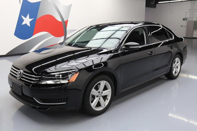 2013 Volkswagen Passat (Black/Black)