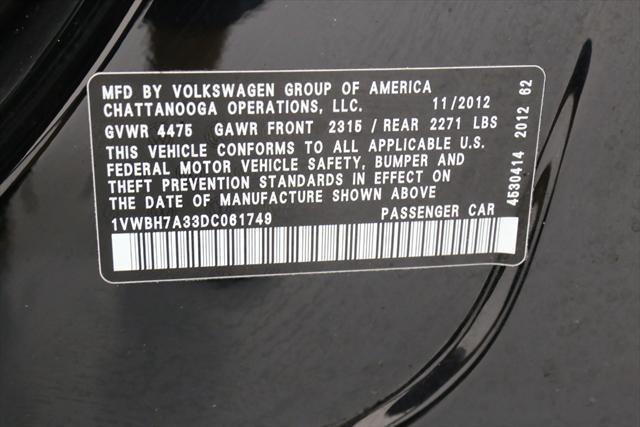 2013 Volkswagen Passat (Black/Black)