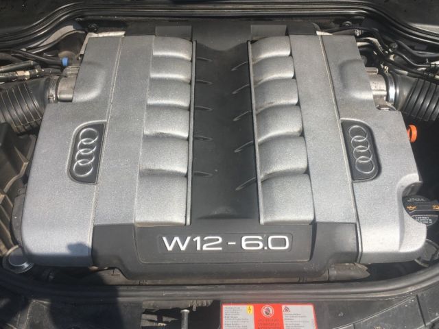 2009 Audi A8 (Oyster grey metallic/Cardamom beige)