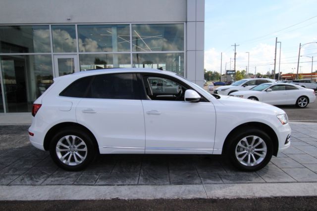 2015 Audi Q5 (White/Black)