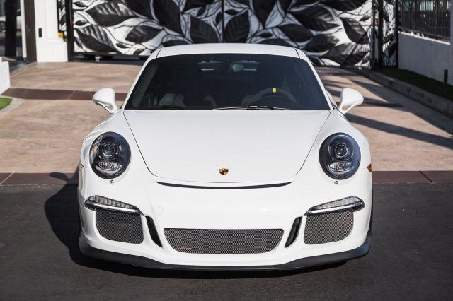 2015 Porsche 911 (White/Black)