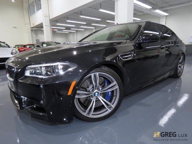 2016 BMW M5 (Black/Black)