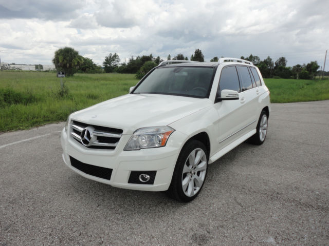 2010 Mercedes-Benz GLK-Class (White/Black)