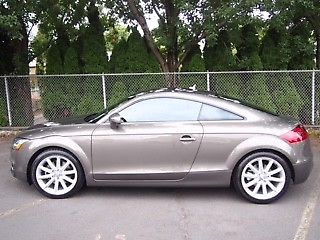 2011 Audi TT (Dakota Gray Metallic/Black)