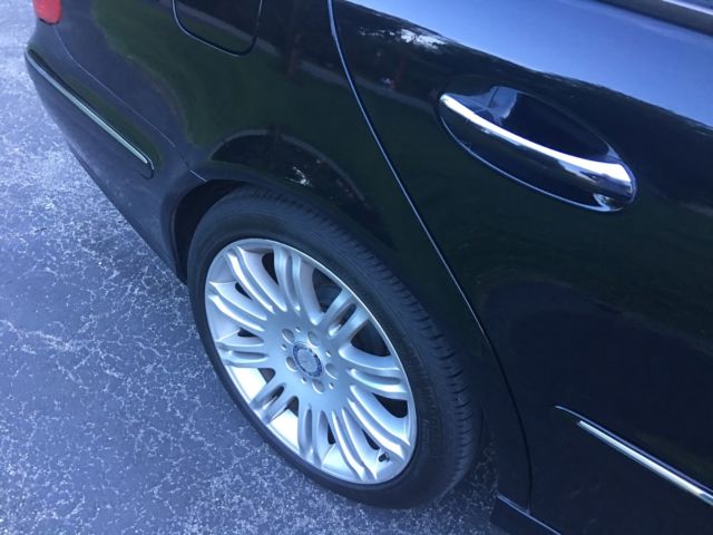 2008 Mercedes-Benz E-Class (Black/Black)