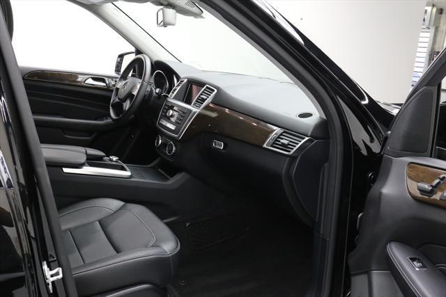 2014 Mercedes-Benz M-Class (Black/Black)