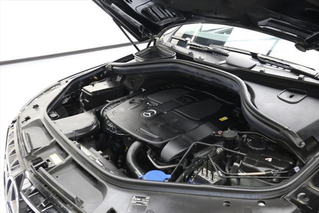 2014 Mercedes-Benz M-Class (Black/Black)