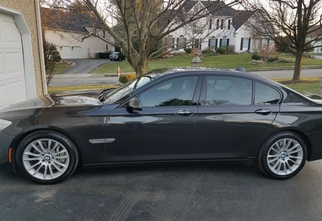 2014 BMW 7-Series (Graphite Metalic/Brown)