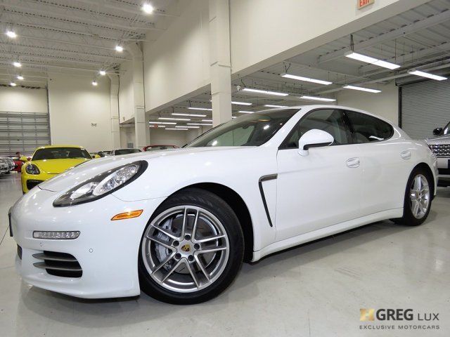 2015 Porsche Panamera (White/Black)