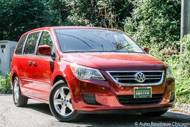 2009 Volkswagen Routan (Red/Gray)